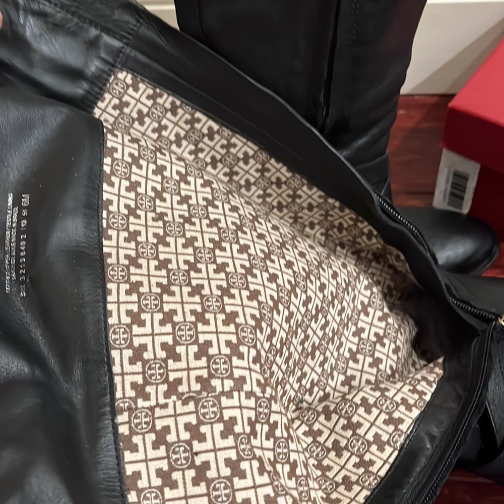 Tory Burch high heel leather boots. - Picture 11 of 11